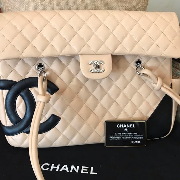 CHANEL Handbags - Large, light pink quilted Chanel bag CHANEL Handbags - Large, light pink quilted Chanel bag